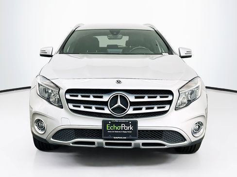 Used 2018 Mercedes-Benz GLA 250 4MATIC w/ Premium Package image 2