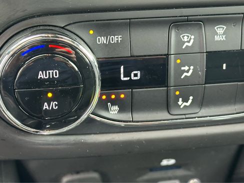 Used 2023 Chevrolet TrailBlazer RS w/ Sun and Liftgate Package image 17