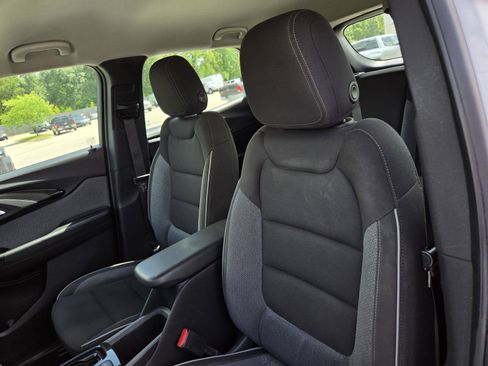 Used 2023 Chevrolet TrailBlazer LS AWD/4WD image 11