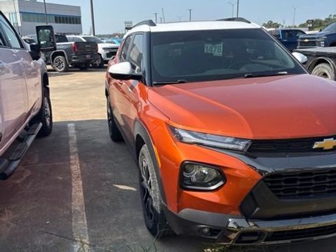 Used 2023 Chevrolet TrailBlazer ACTIV w/ Sun and Liftgate Package FWD image 3