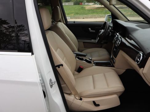 Used 2013 Mercedes-Benz GLK 250 BlueTEC 4MATIC image 22
