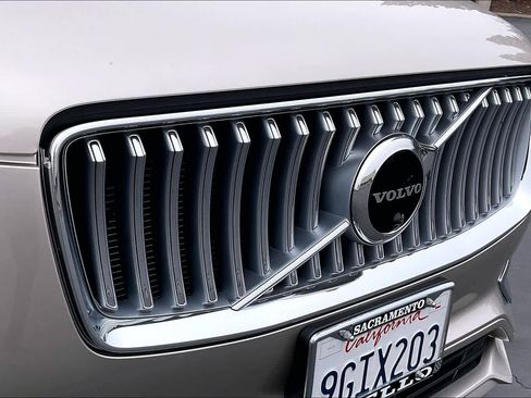 Used 2023 Volvo XC90 B6 Ultimate w/ Protection Package Premier image 34