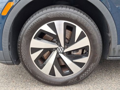 Used 2023 Volkswagen ID.4 Pro image 9