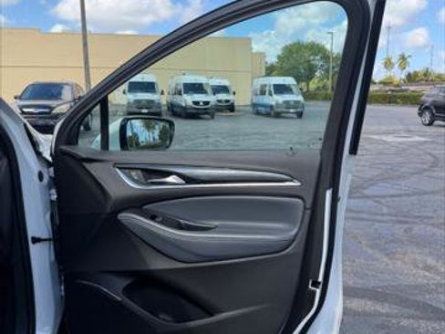 Used 2023 Buick Enclave Essence image 13