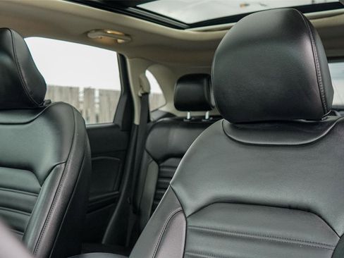 Used 2019 Ford Edge SEL w/ Equipment Group 201A image 10