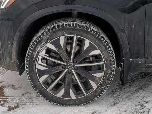 New 2026 Volvo XC90 B5 Plus image 13