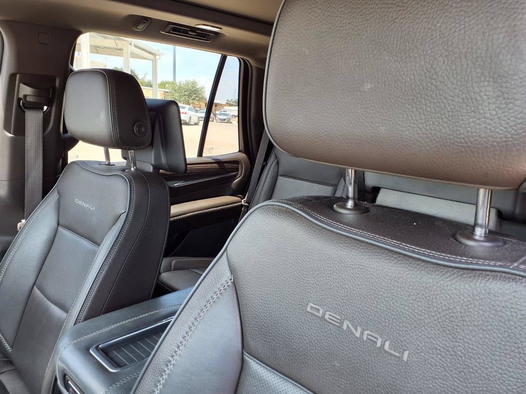 Used 2021 GMC Yukon Denali w/ Denali Ultimate Package RWD image 18