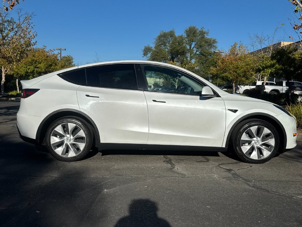 Used 2023 Tesla Model Y Long Range AWD/4WD image 4
