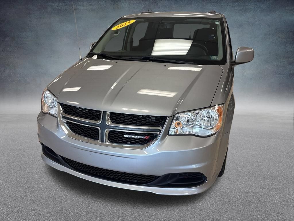 Used 2015 Dodge Grand Caravan SXT w/ UConnect Hands-Free Group FWD image 2