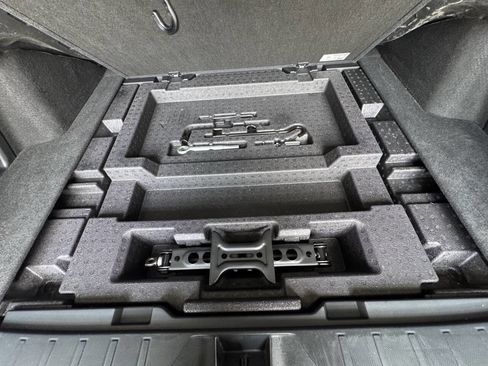 Used 2023 Subaru Outback Premium image 13