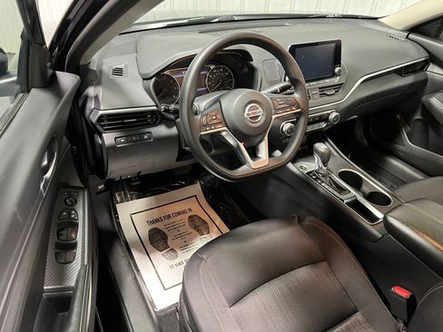 Used 2022 Nissan Altima 2.5 SV image 2