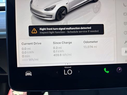 Used 2023 Tesla Model 3 Standard Range RWD image 26