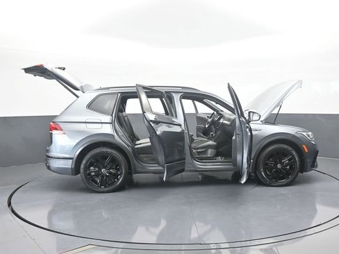 Used 2022 Volkswagen Tiguan SE R-Line AWD/4WD image 79
