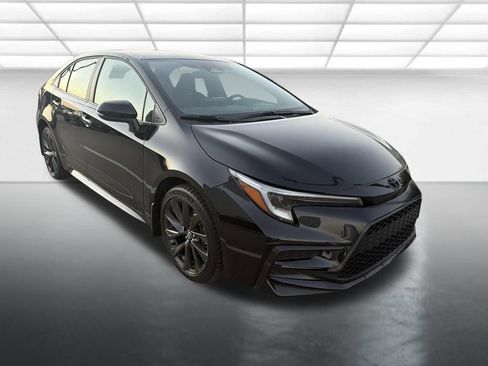 Used 2026 Toyota Corolla SE FWD image 1