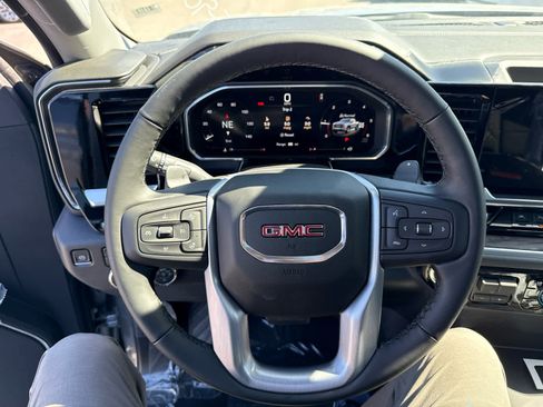 New 2026 GMC Sierra 1500 SLT AWD/4WD image 18
