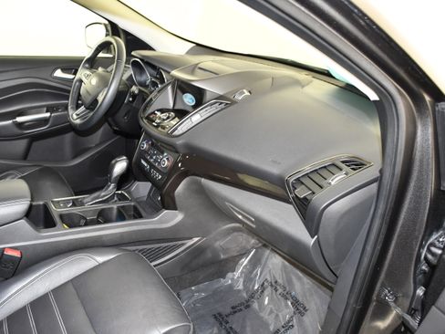 Used 2018 Ford Escape Titanium w/ Ford Safe & Smart Package AWD/4WD image 41