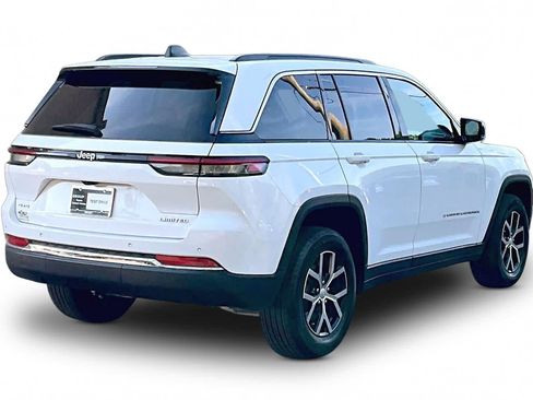 Used 2025 Jeep Grand Cherokee Limited AWD/4WD image 12