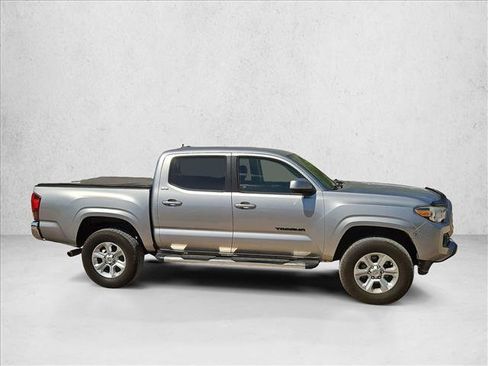Used 2018 Toyota Tacoma SR5 RWD image 4