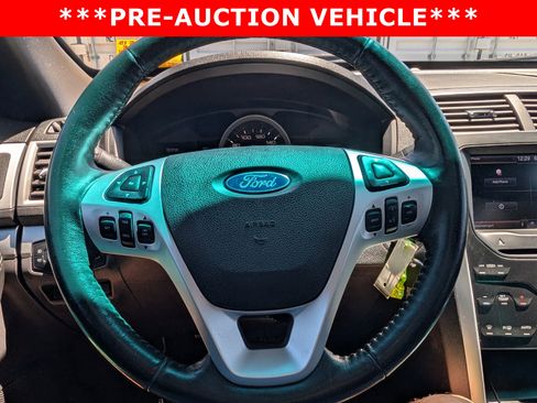 Used 2013 Ford Explorer XLT image 28
