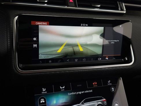 Used 2018 Land Rover Range Rover Velar R-Dynamic SE image 29