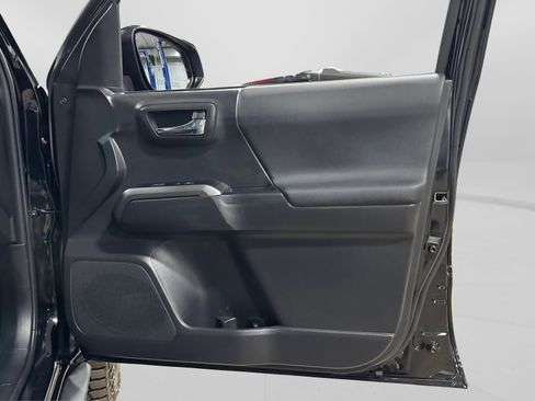 Used 2023 Toyota Tacoma TRD Sport image 38