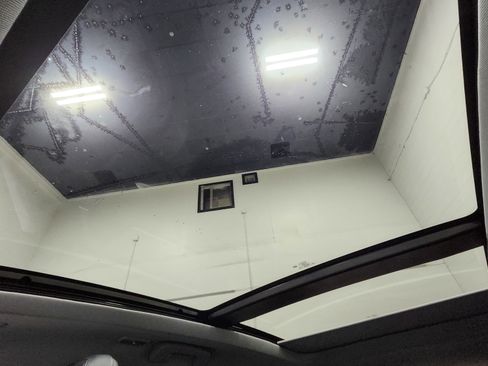 Used 2021 Lincoln Corsair AWD w/ Premium Package image 2