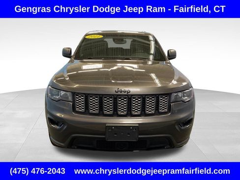Used 2021 Jeep Grand Cherokee Laredo X AWD/4WD image 2