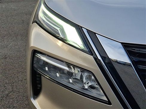 Used 2021 Nissan Rogue Platinum image 9