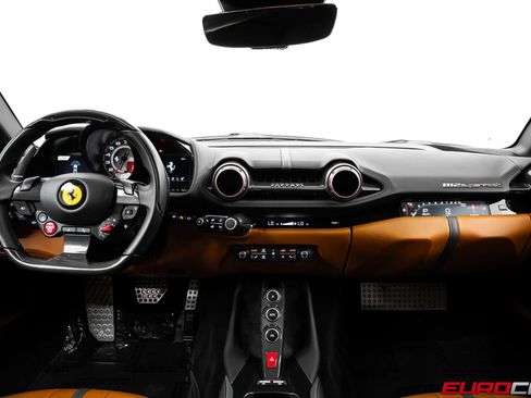 Used 2020 Ferrari 812 Superfast RWD image 31