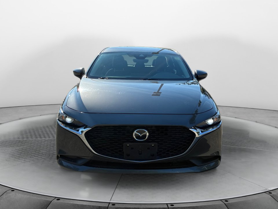Used 2022 MAZDA MAZDA3 s FWD image 2