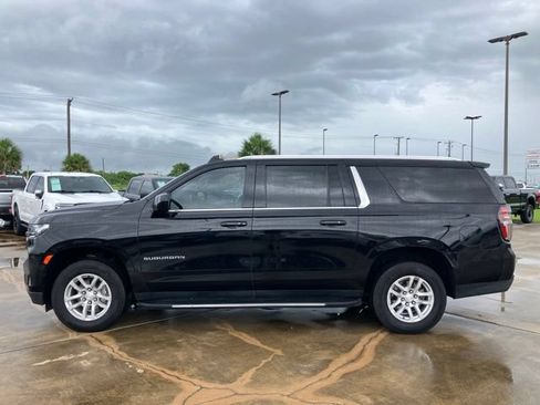 Used 2023 Chevrolet Suburban LS RWD image 4