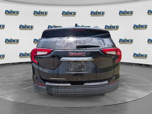 Used 2022 GMC Terrain SLE w/ Driver Convenience Package FWD image 4