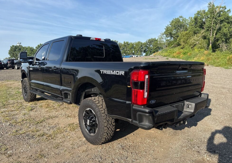 Used 2026 Ford F250 Platinum w/ Tremor Off-Road Package AWD/4WD image 5