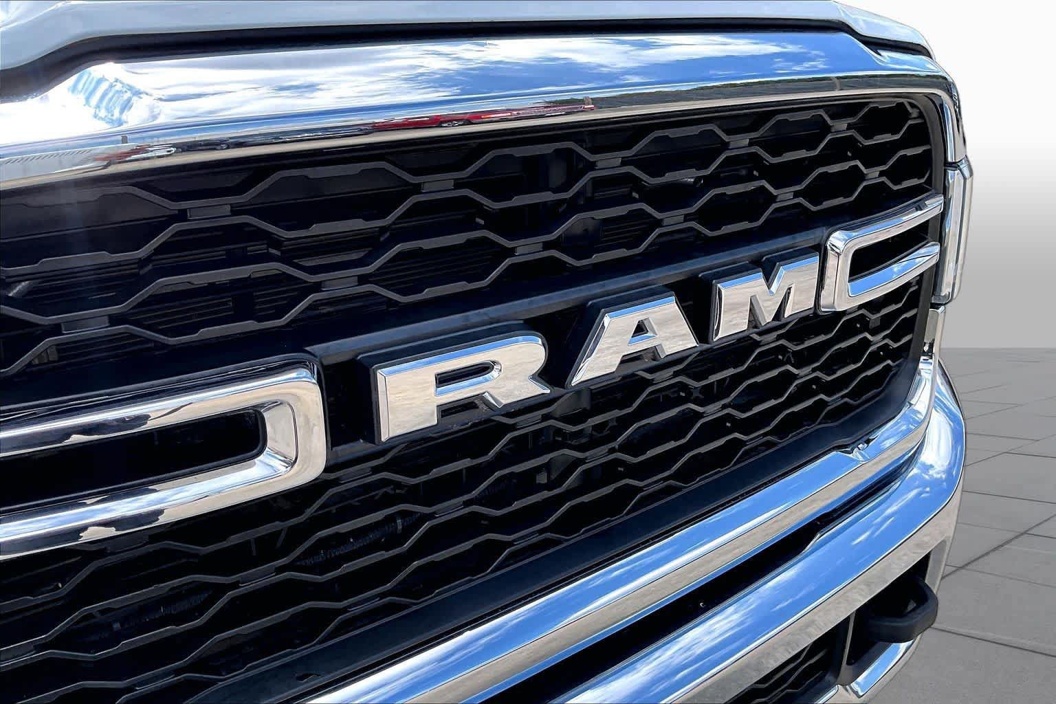 Used 2022 RAM 2500 Tradesman w/ Chrome Appearance Group AWD/4WD image 30