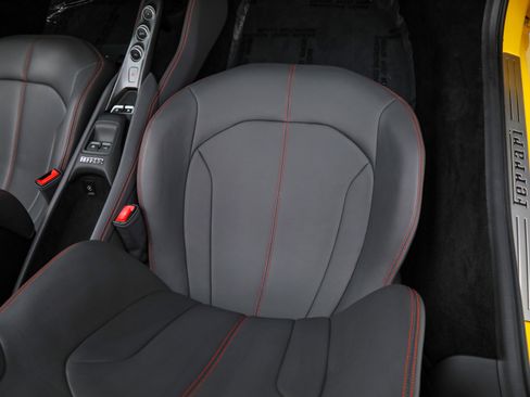 Certified 2022 Ferrari F8 Tributo image 34