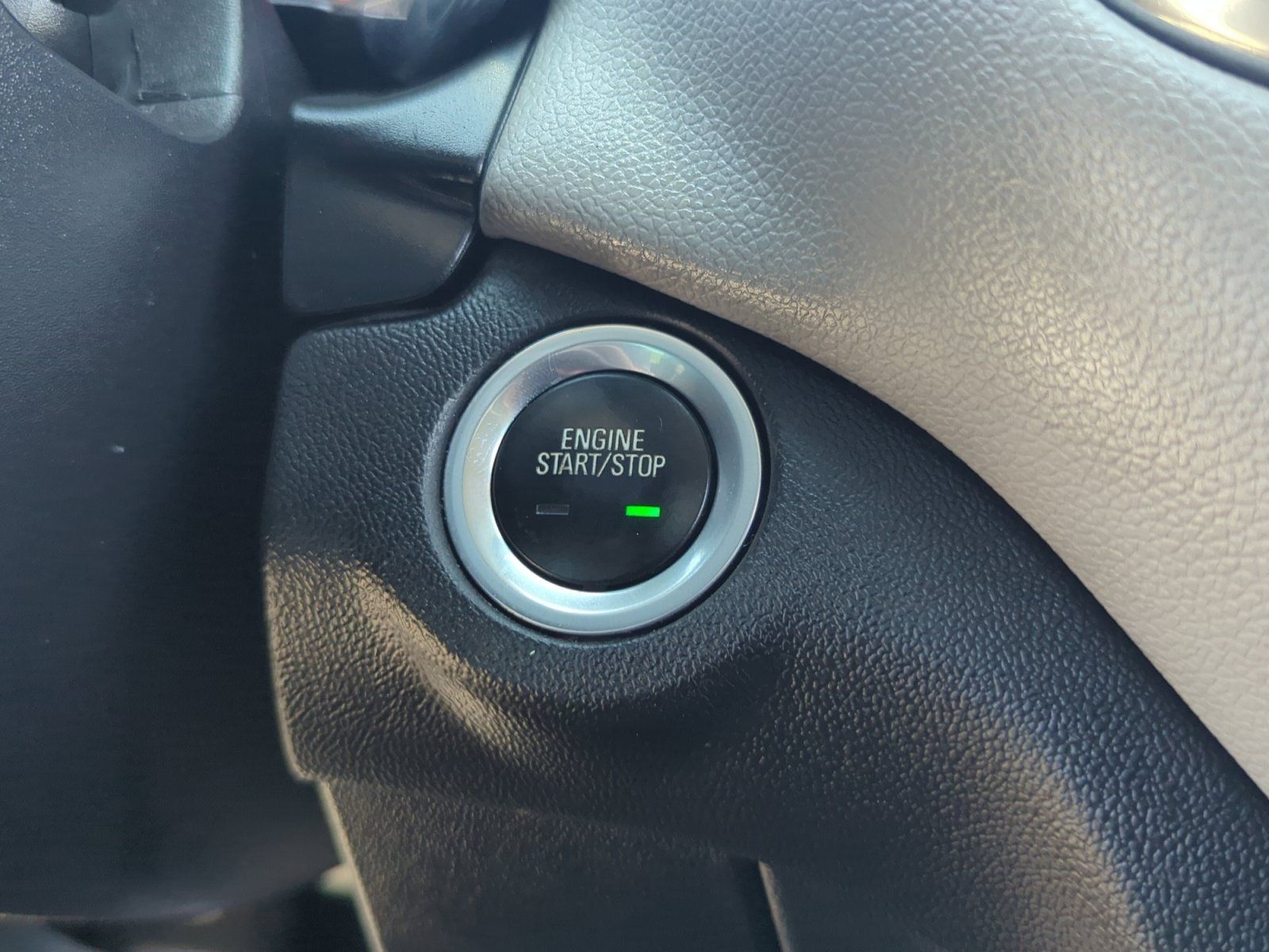 Used 2019 Chevrolet Equinox LS FWD image 29