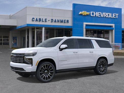 New 2026 Chevrolet Suburban High Country image 2