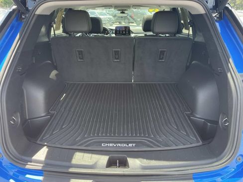Used 2024 Chevrolet Blazer LT w/ Sound & Technology Package FWD image 11