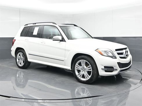 Used 2015 Mercedes-Benz GLK 350 4MATIC image 3