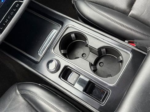 Used 2022 Lincoln Corsair AWD w/ Premium Package image 25