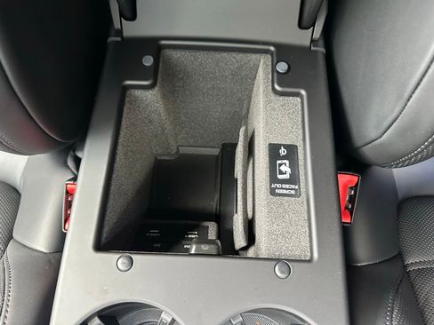 Certified 2026 Porsche Macan image 29