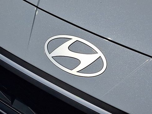 Certified 2025 Hyundai Elantra SE w/ Cargo Package FWD image 20
