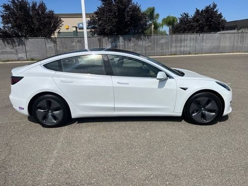 Used 2018 Tesla Model 3 Long Range RWD image 3