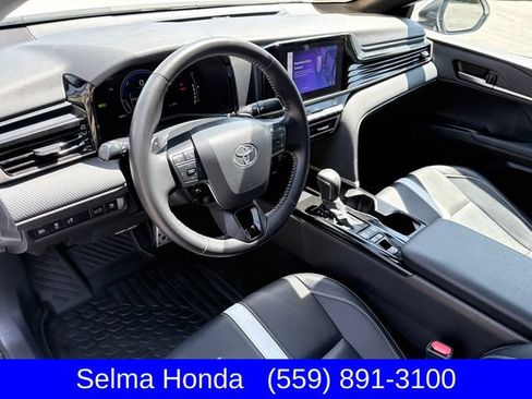 Used 2025 Toyota Camry SE FWD image 7