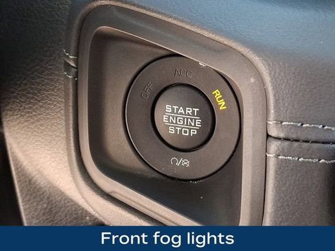 Used 2025 Jeep Wrangler Unlimited Sahara image 18