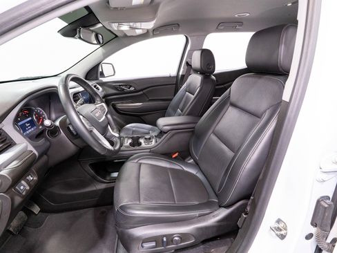 Used 2023 GMC Acadia SLT image 16