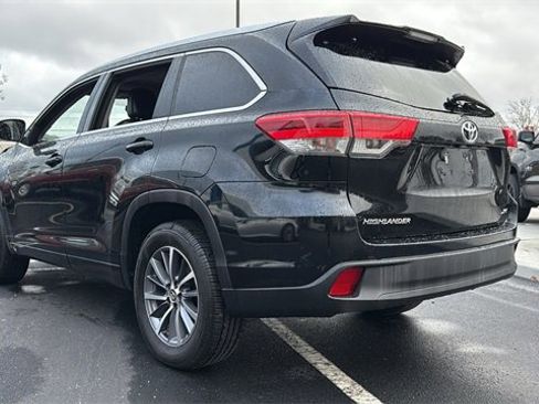 Used 2017 Toyota Highlander FWD V6 image 5