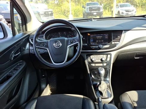 Used 2022 Buick Encore Preferred image 9