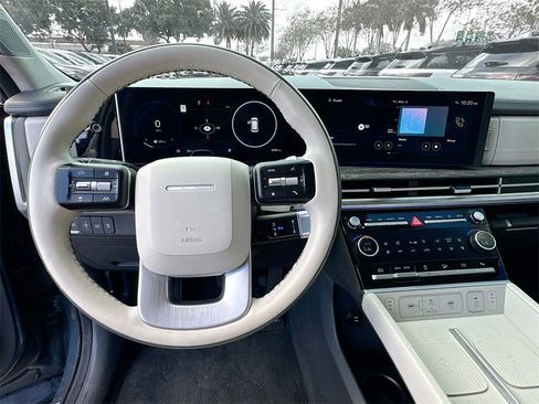 Used 2025 Hyundai Santa Fe Calligraphy image 12