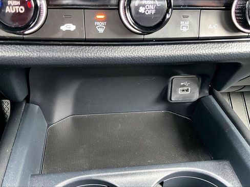 Used 2023 Honda HR-V LX image 27